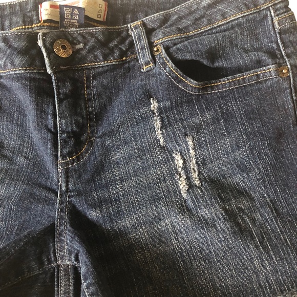 T Five Denim Low Rise Stretch Cuffed Distressed Jean Shorts - Picture 14 of 14